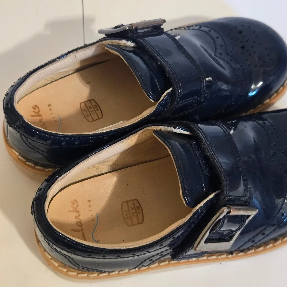 Clarks Kids Navy Patent Leather Wingtip Brogue Monk Strap Shoes Air Spring 9c